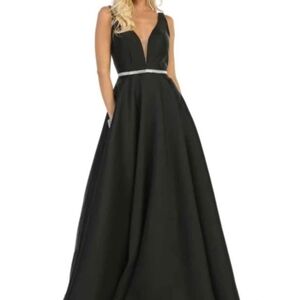 May Queen Black A-Line Prom Gown with Rhinestone Waist Size 12 NWT